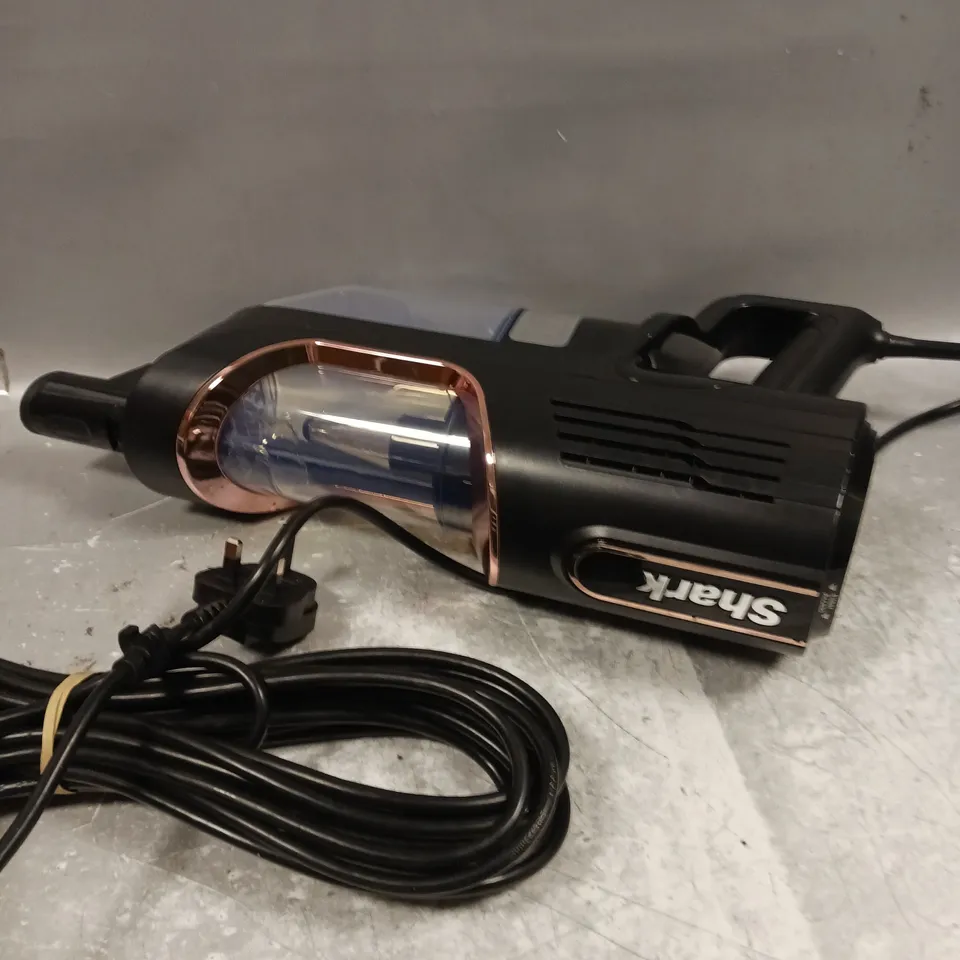 SHARK CORDED VACUUM CLEANER - HZ500UKT