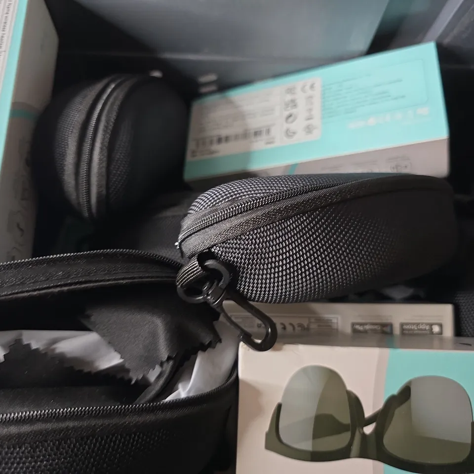 APPROXIMATELY 10 ASSORTED VISION CARE ITEMS TO INCLUDE - EYEWEAR GLASSES, CARRY CASES ETC