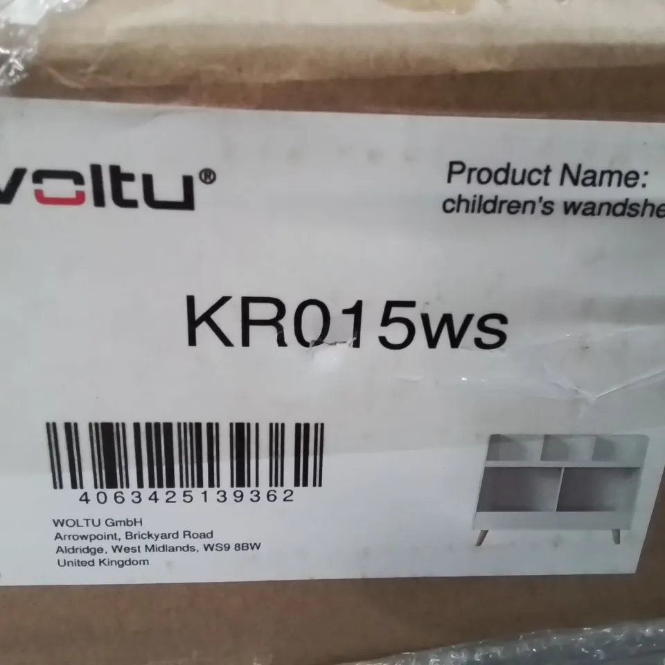 MIXED PALLET OF VARIOUS HOUSEHOLD ITEMS TO INCLUDE: CHILDREN'S BOOKCASES, SIDEBOARDS AND OTHER FURNITURE 