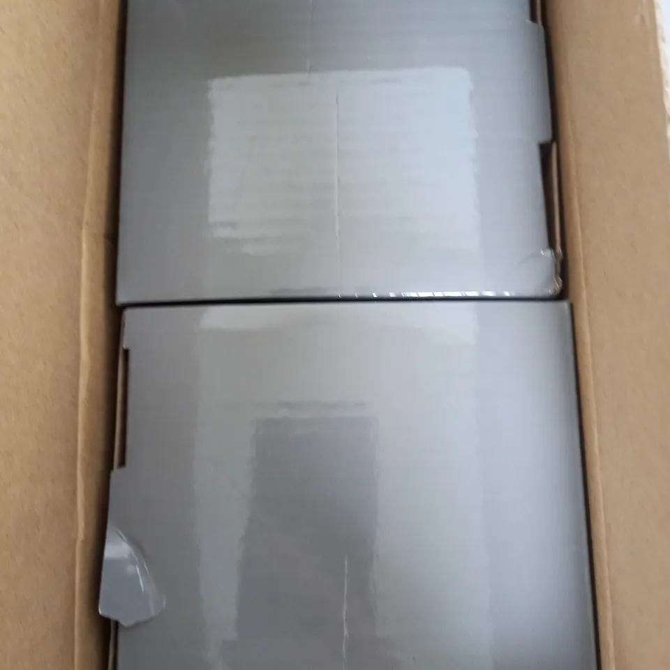SET OF 2 BATTERY POWERED LANTERN 