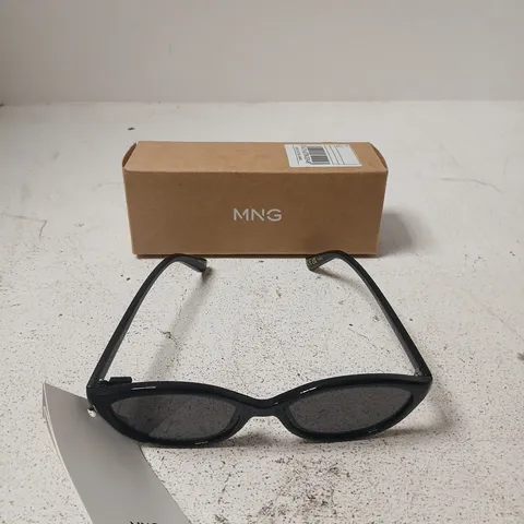 MNG SUNGLASSES β BLACK FRAME