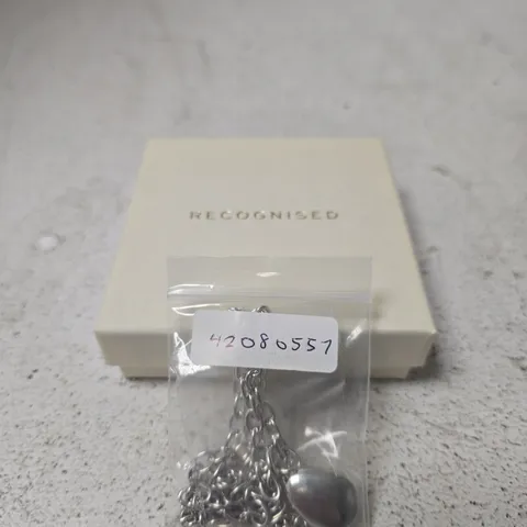 RECOGNISED SILVER-TONE NECKLACE WITH ROUND PENDANT