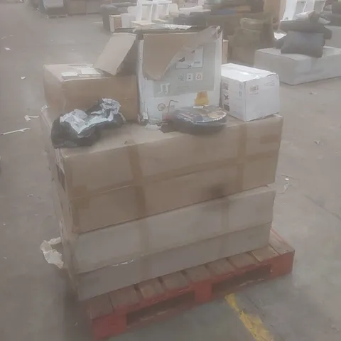 PALLET OF ASSORTED INCOMPLETE OUTDOOR GARDEN FURNITURE PARTS AND HOUSEHOLD GOODS