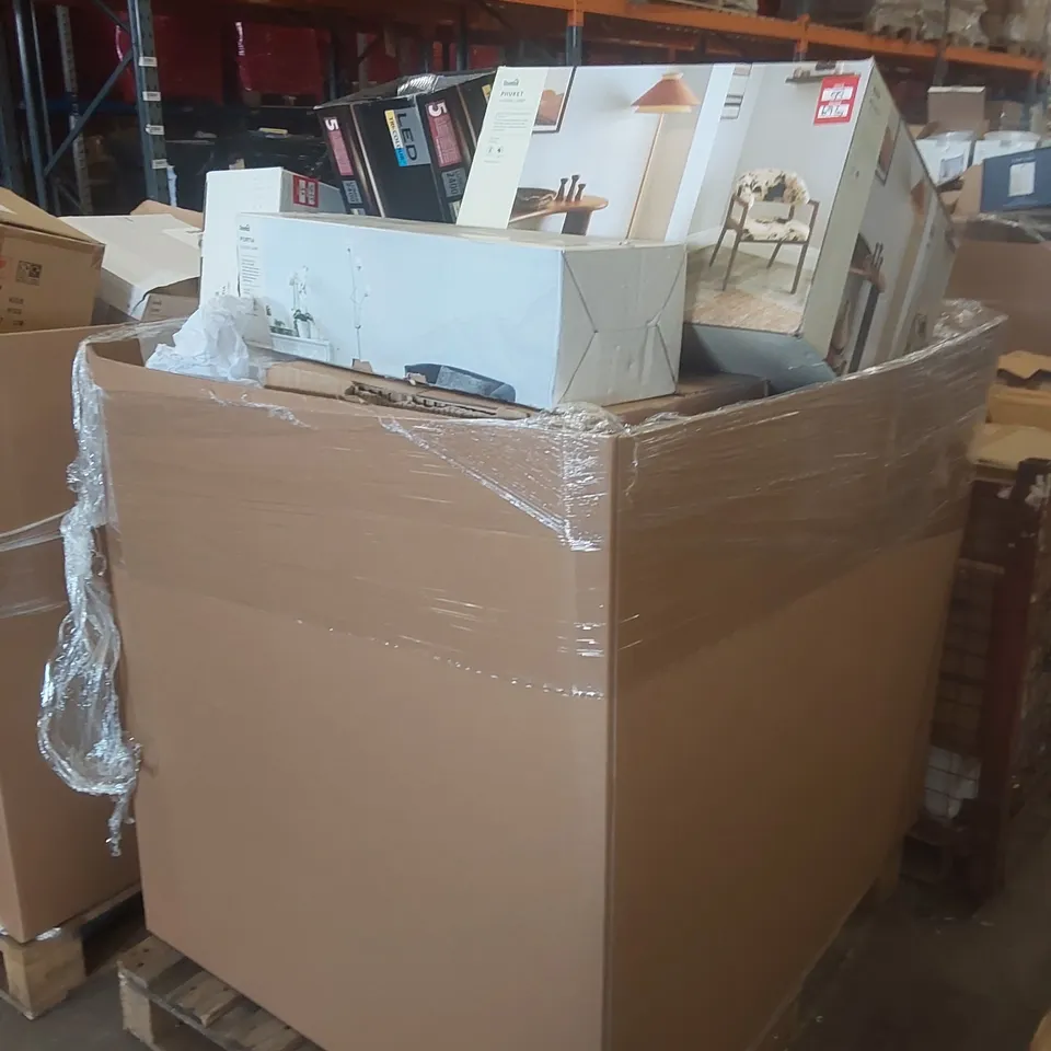 PALLET CONTAINING A VERY LARGE QUANTITY OF ASSORTED DESIGNER LIGHTING PRODUCTS INCLUDING: PHUKET FLOOR LAMP, PORTIA FLOOR LAMPS, ELSIE FLOOR LAMP ECT