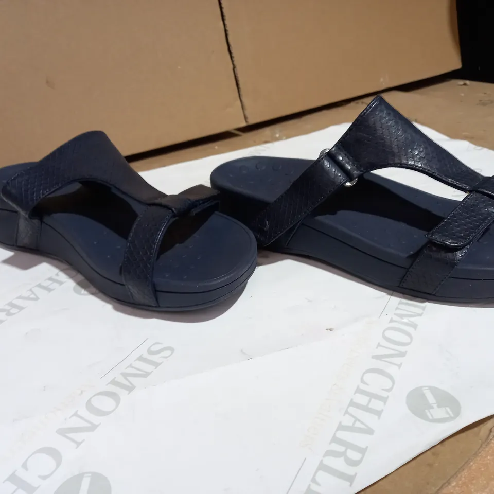 VIONIC ELLIE SANDAL BLUE SIZE 7