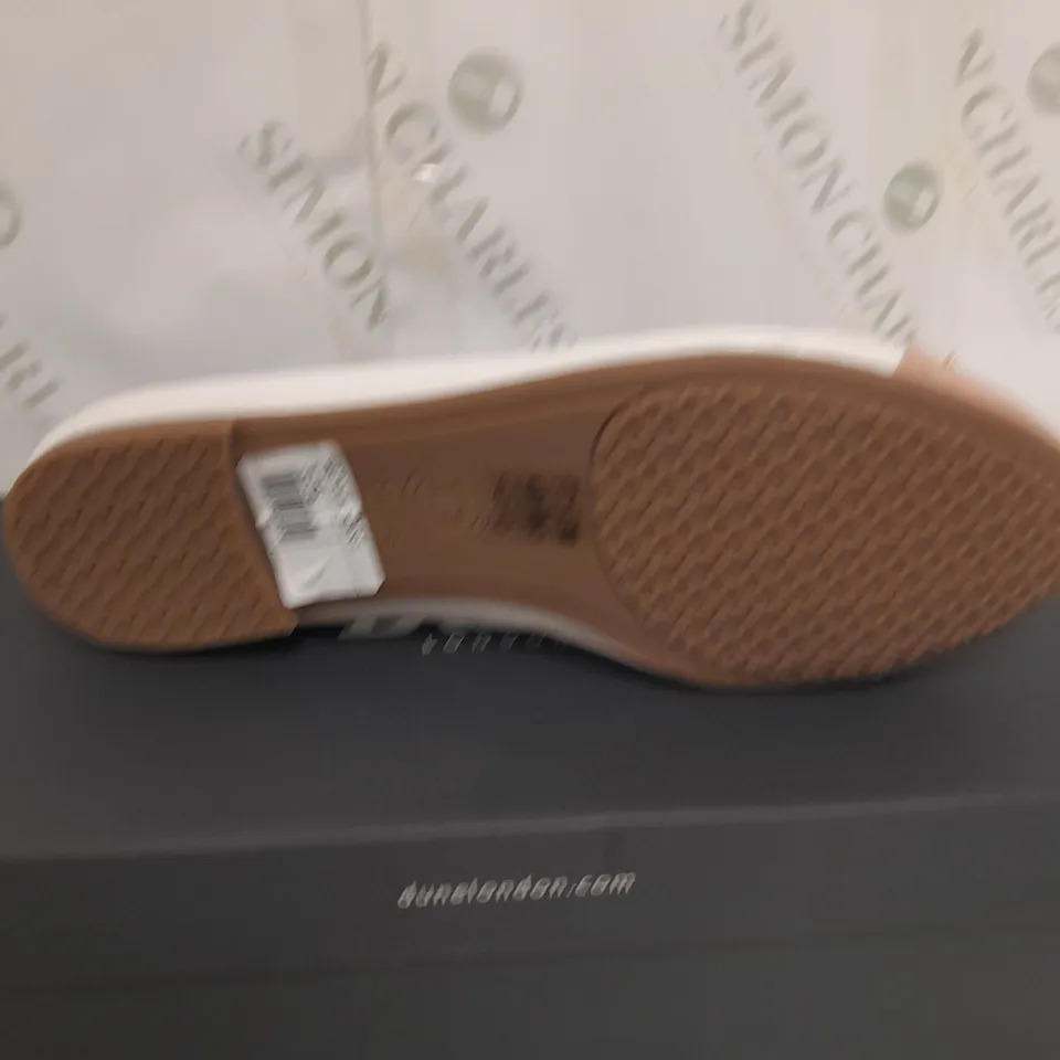 BOXED PAIR OF DUNE WIDE FIT HARTLYN BOW BALLERINA SHOES IN WHITE UK SIZE 3