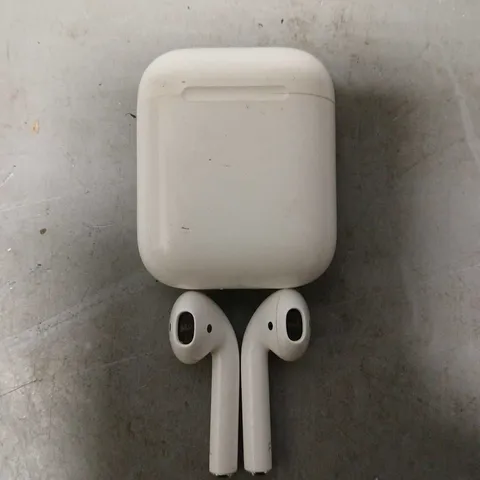 APPLE AIRPODS WITH CHARGING CASE - A1602