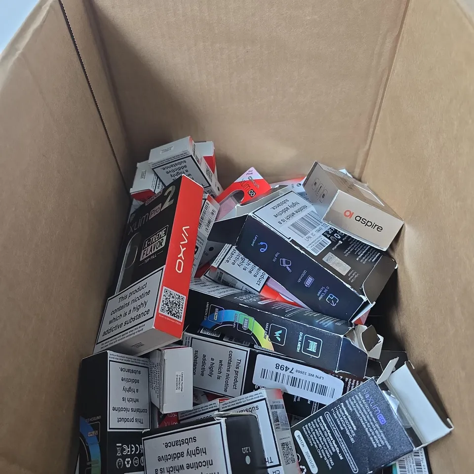 APPROXIMATELY 30 ASSORTED E-CIG PRODUCTS AND ACCESSORIES TO INCLUDE OXVA AND ASPIRE