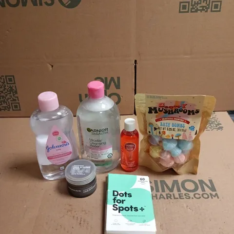 APPROXIMATEY 20 ASSORTED HEALTH AND BEAUTY PRODUCTS TO INCLUDE - JOHNSON'S BABY OIL - MANCAVE HAIR STYLING PASTE AND GARNIER MICELLAR CLEANSING WATER