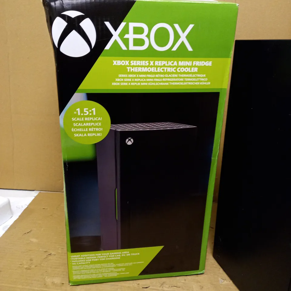 XBOX SERIES X REPLICA MINI FRIDGE THERMOELECTRIC COOLER 1.5:1