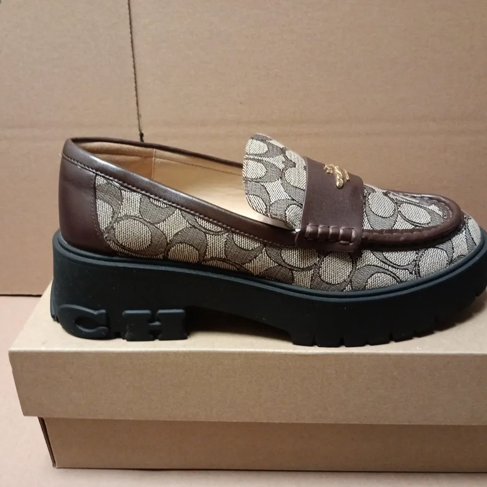 BOXED PAIR OF COACH LOCKUP LOAFERS IN BROWN - EU 37.5