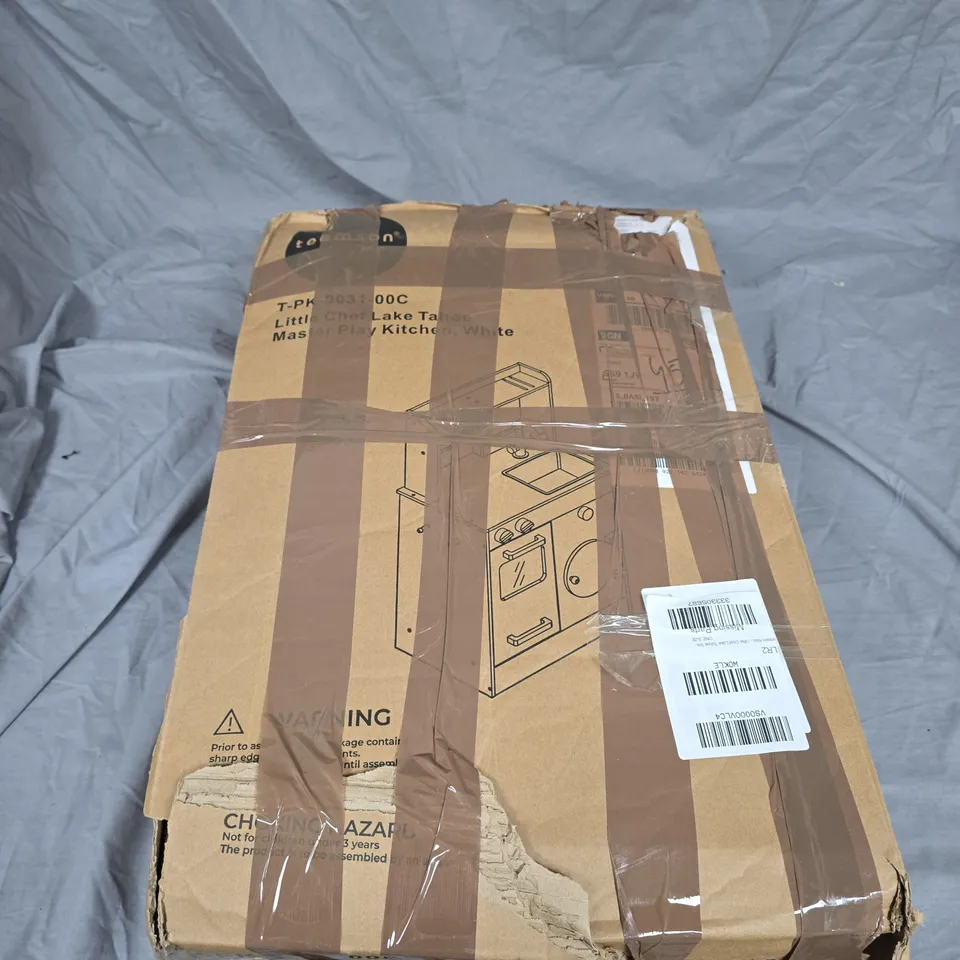 Teamson Kids Little Chef Lake Tahoe Small Kitchen Playset - White.