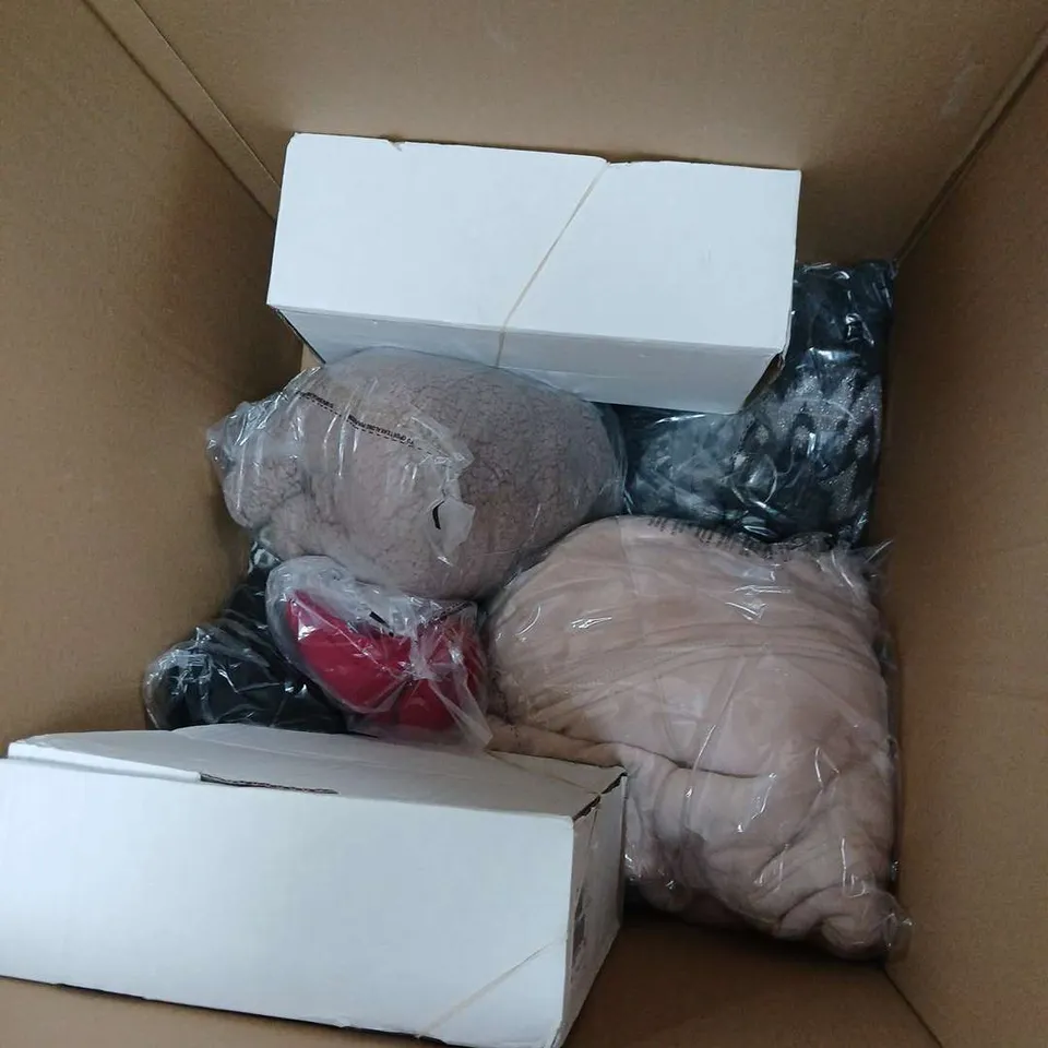 APPROXIMATELY 10 ASSORTED CLOTHING ITEMS IN VARIOUS STYLES, SIZES & COLOURS 