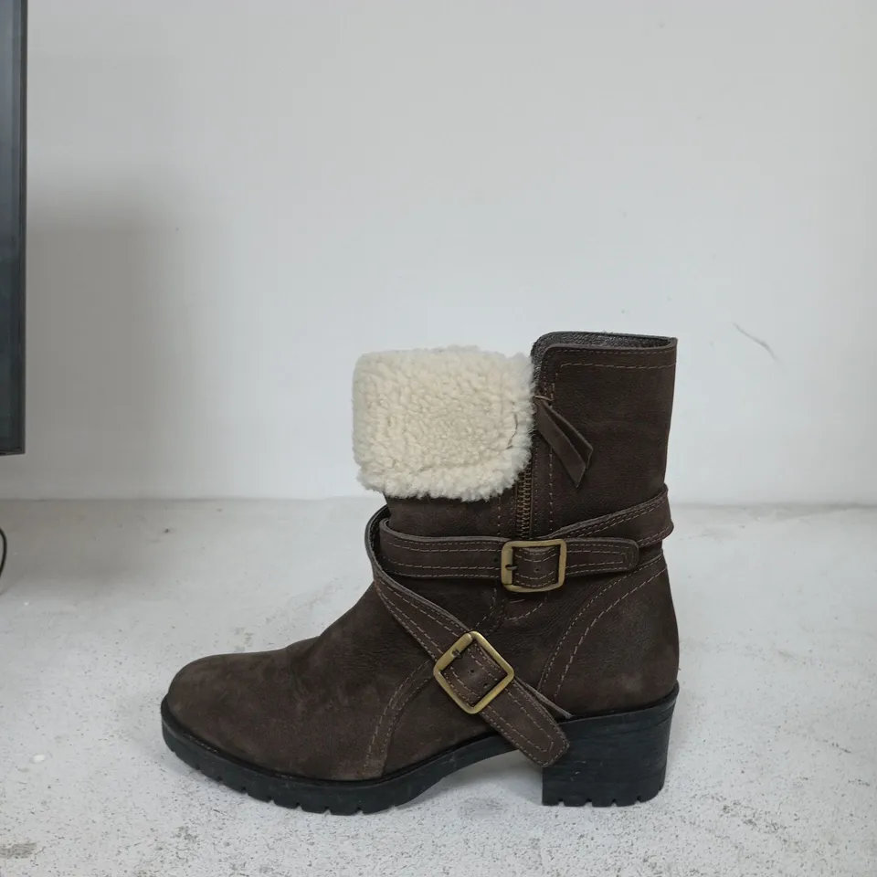 RUTH LANDSFORD WOMEN'S BROWN SUEDE BOOTS WITH SHEARLING LINING AND BUCKLE STRAPS