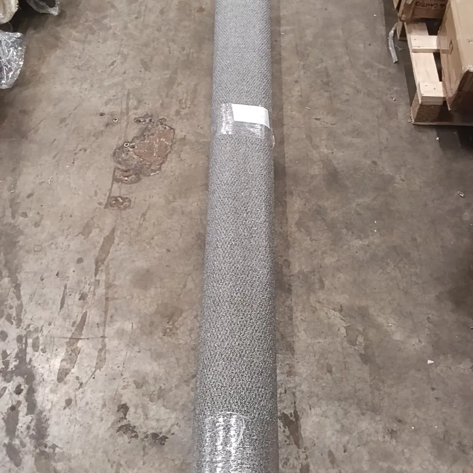 ROLL OF RUGGED WAY SILVER APPROX SIZE: 1.90M X 4M