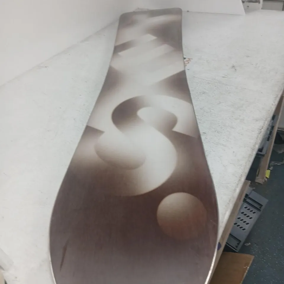 YES SNOWBOARDS STANDARD SNOWBOARD 156 CM