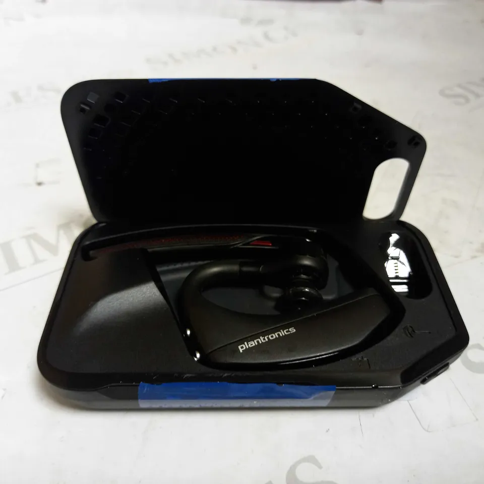 PLANTRONICS 206110-01 VOYAGER 5200 UC BLUETOOTH HEADSET 