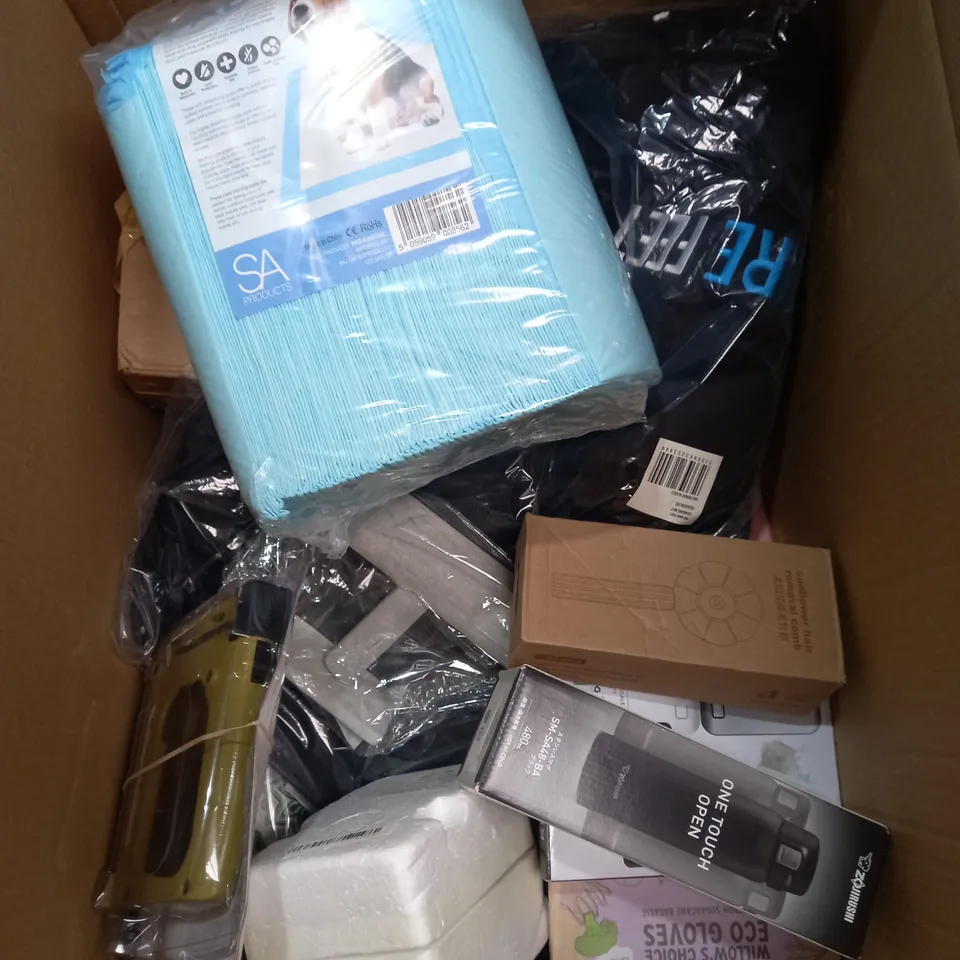 BOX OF APPROXIMATELY 15 ASSORTED ITEMS TO INCLUDE PUPPY TRAINING PADS, FRAME TACKER, KITCHEN SCALES ETC