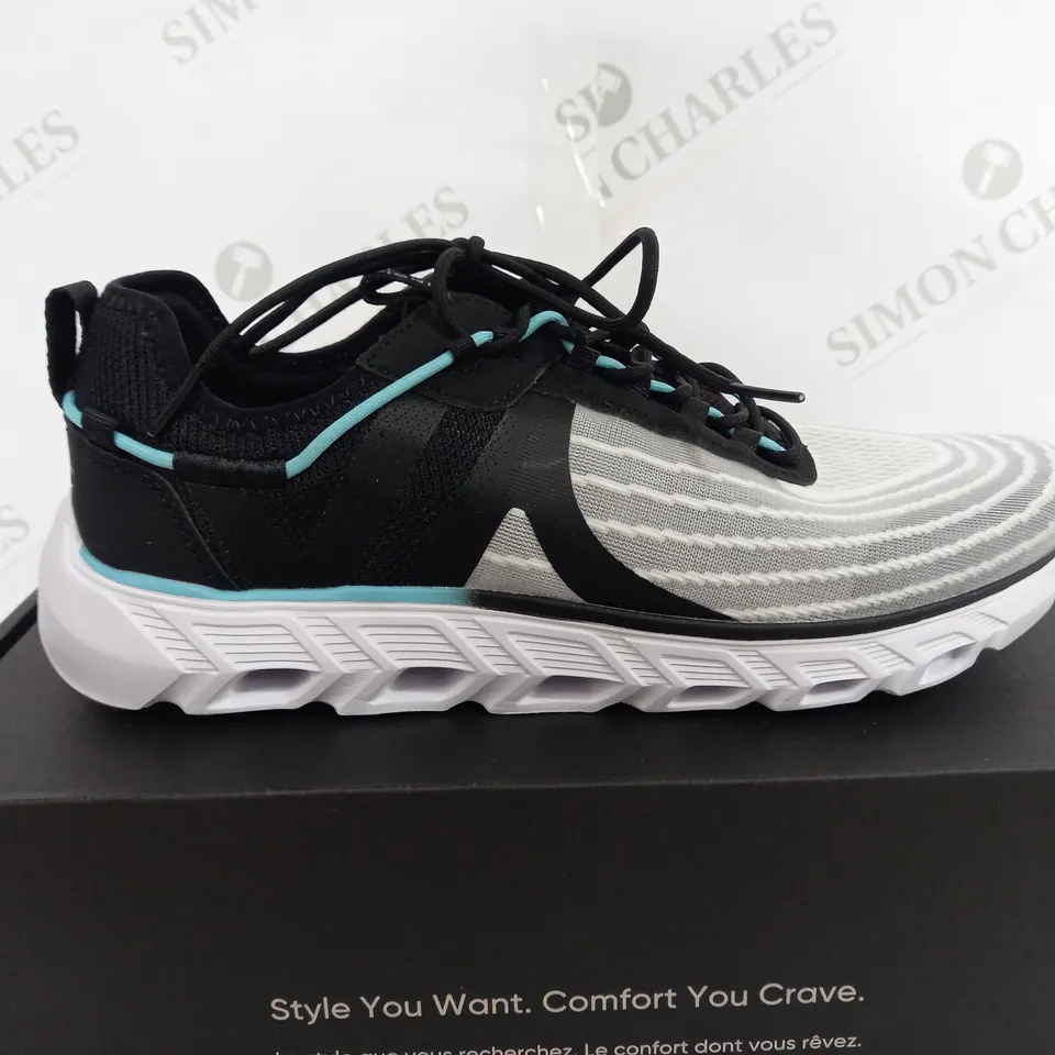 VIONIC WHITE & BLACK THREE ZONE COMFORT TRAINERS - SIZE 7