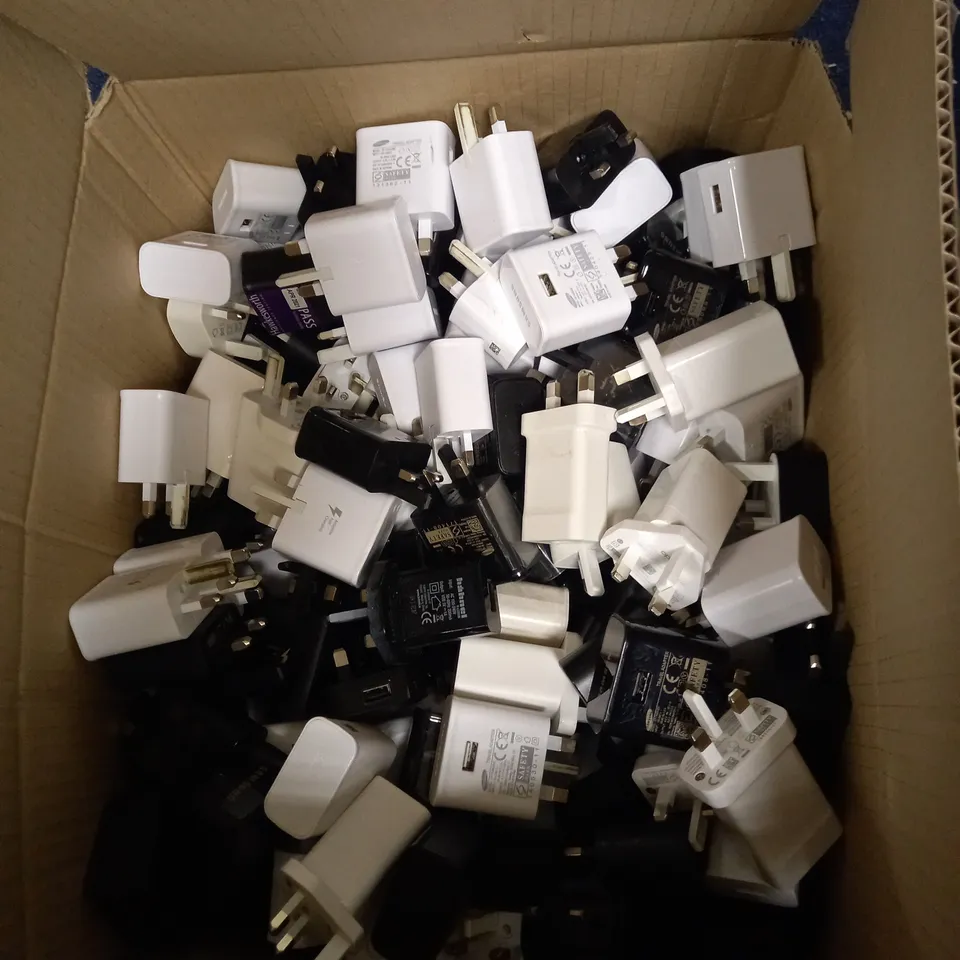 BOX OF ASSORTED ANDROID ORIGINAL PLUG ADAPTERS