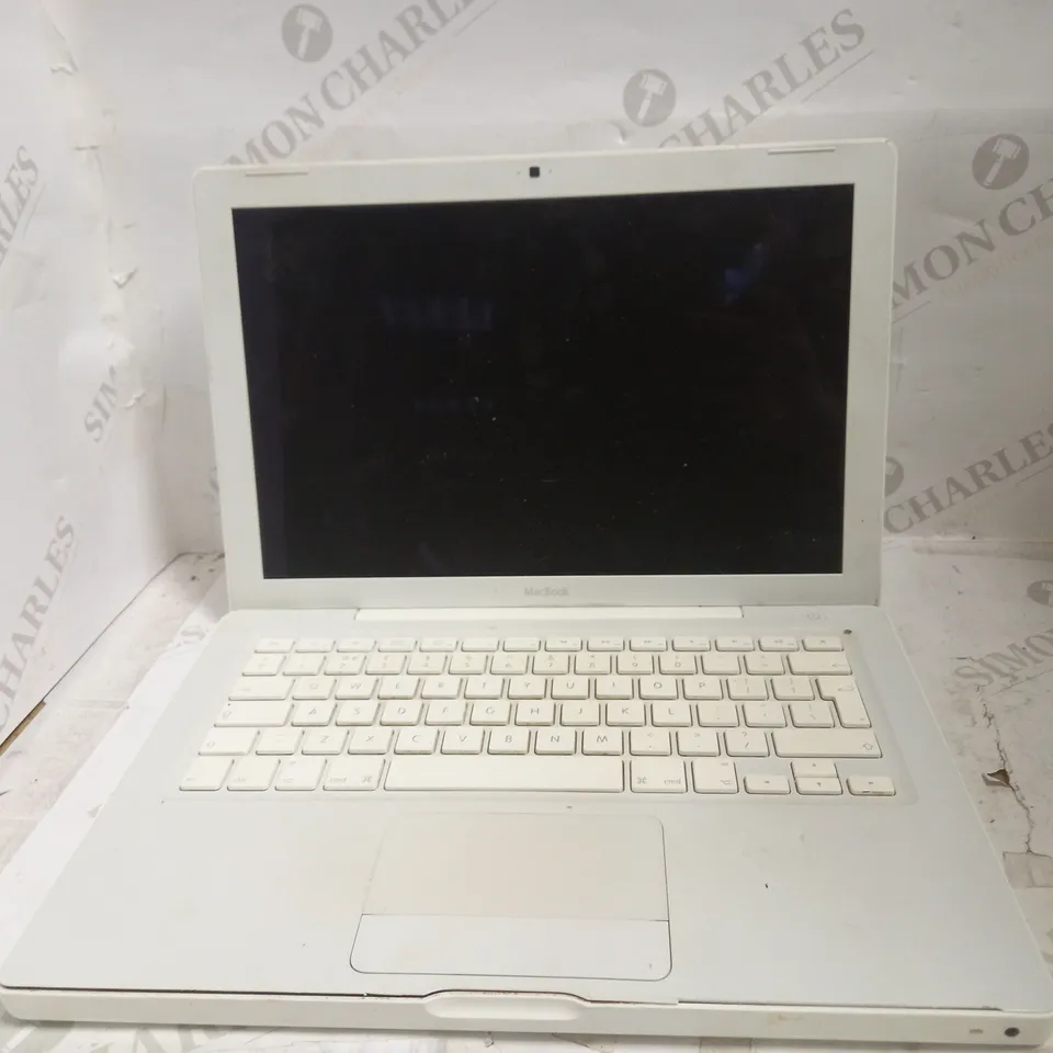 APPLE MACBOOK - MODEL UNKNOWN