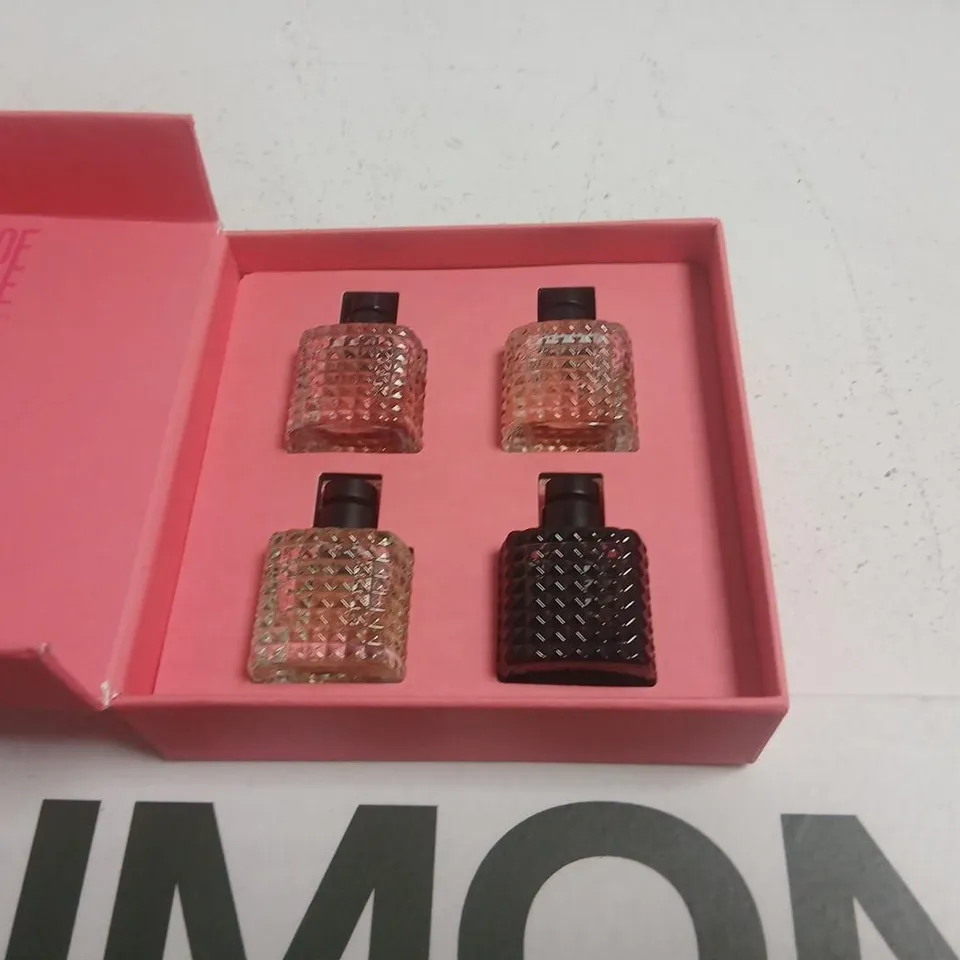 BOXED VALENTINO ACTS OF LOVE MINI FRAGRANCE GIFT SET