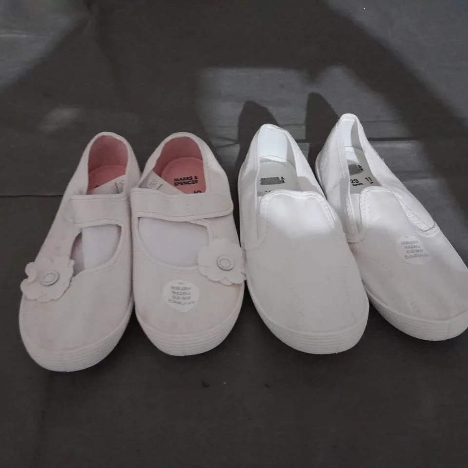 APPROXIMATELY 20 PAIRS OF KIDS SHOES TO INCLUDE PLIMSOLLS SIZE 10