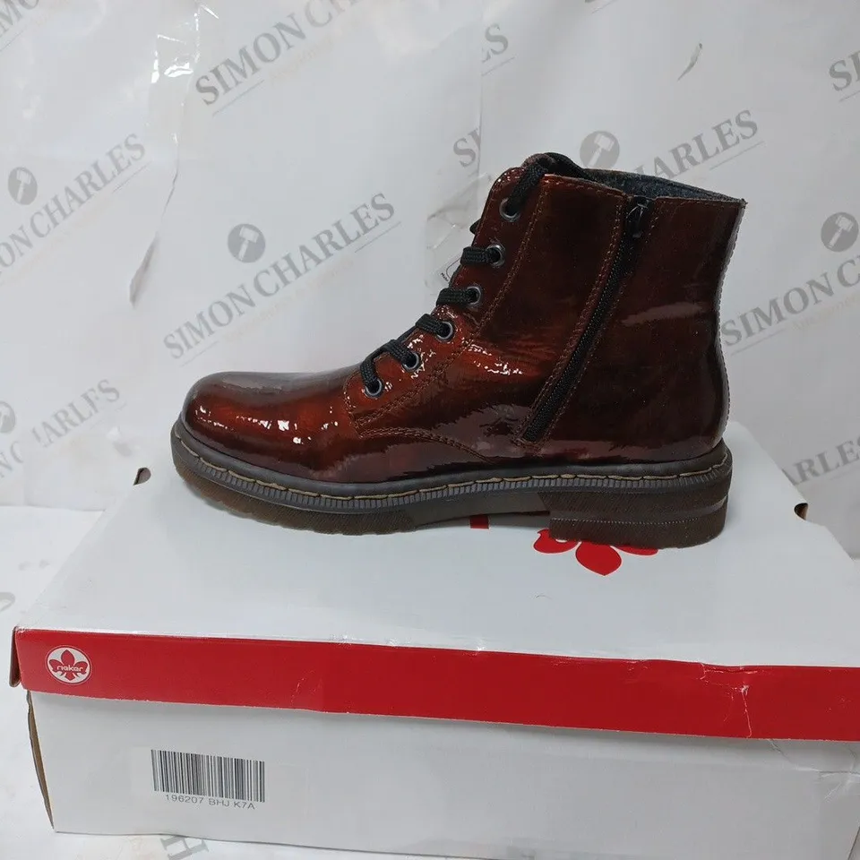 PAIR OF RIEKER LACE ANKLE BOOTS IN BRONZE - 7.5
