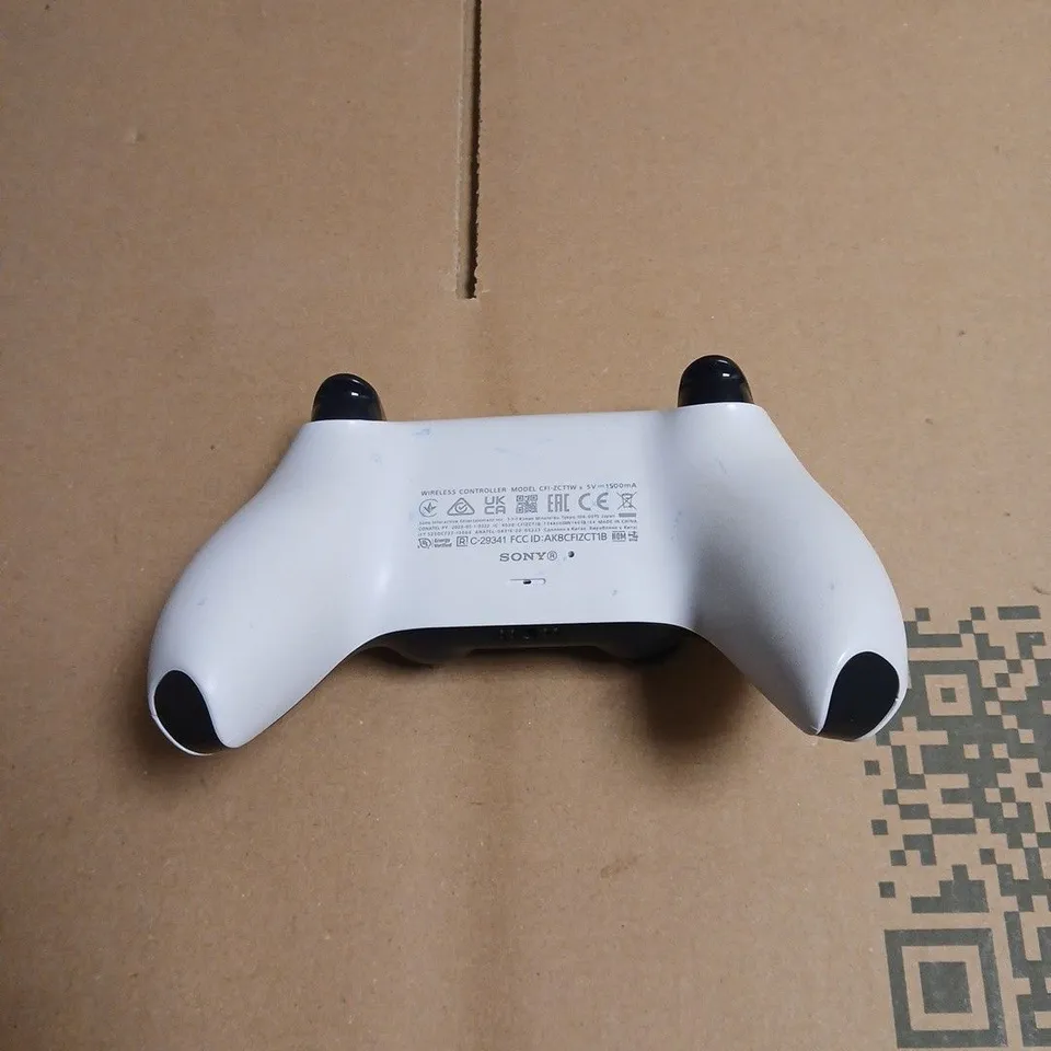 SONY PLAYSTATION 5 DUALSENSE WIRELESS CONTROLLER – WHITE