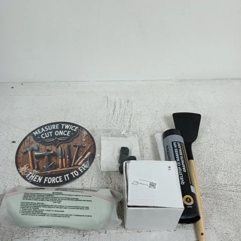 APPROXIMATELY 15 ASSORTED ITEMS INCLUDING A SPATULA, QUELFIRE GRAPHITE SEALANT AND A BAUBLE 