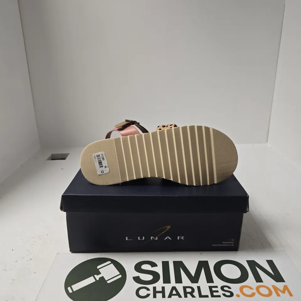 BOXED PAIR OF LUNAR WHITE SANDALS SIZE EU 39