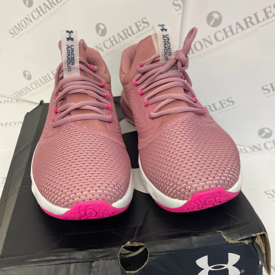 BOXED PAIR OF UNDER ARMOUR CHARGED VANTAGE 2 PINK TRAINERS SIZE 8