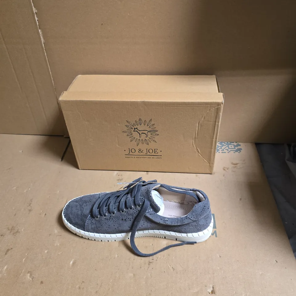 JO & JOE LACE-UP SNEAKERS, CHARCOAL - UK SIZE 6 