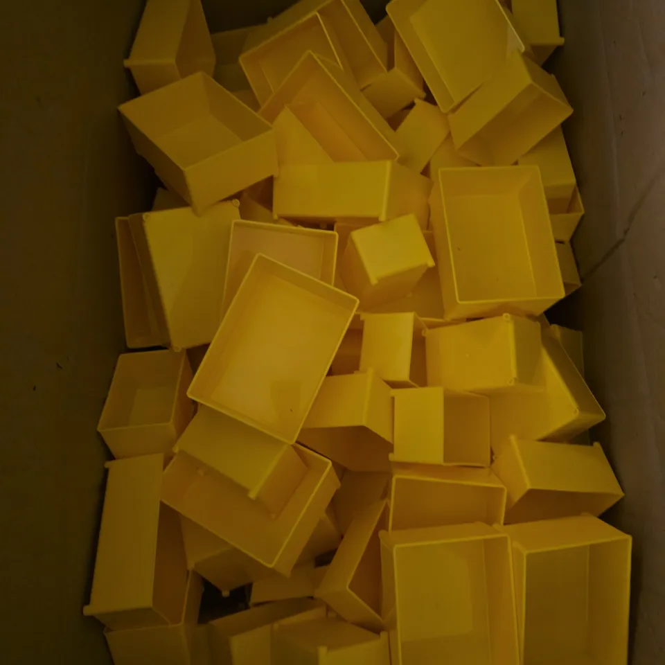 LARGE QUANTITY OF YELLOW PLASTIC STORAGE BOXES IN VARIOUS SIZES - COLLECTION ONLY 