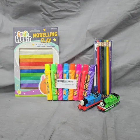 APPROXIMATELY 10 ASSORTED TOYS AND GAMES TO INCLUDE MODELLING CLAY, BINGO DABBERS, ETC