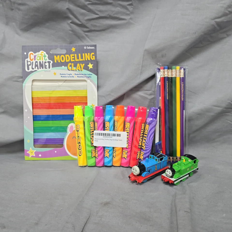 APPROXIMATELY 10 ASSORTED TOYS AND GAMES TO INCLUDE MODELLING CLAY, BINGO DABBERS, ETC