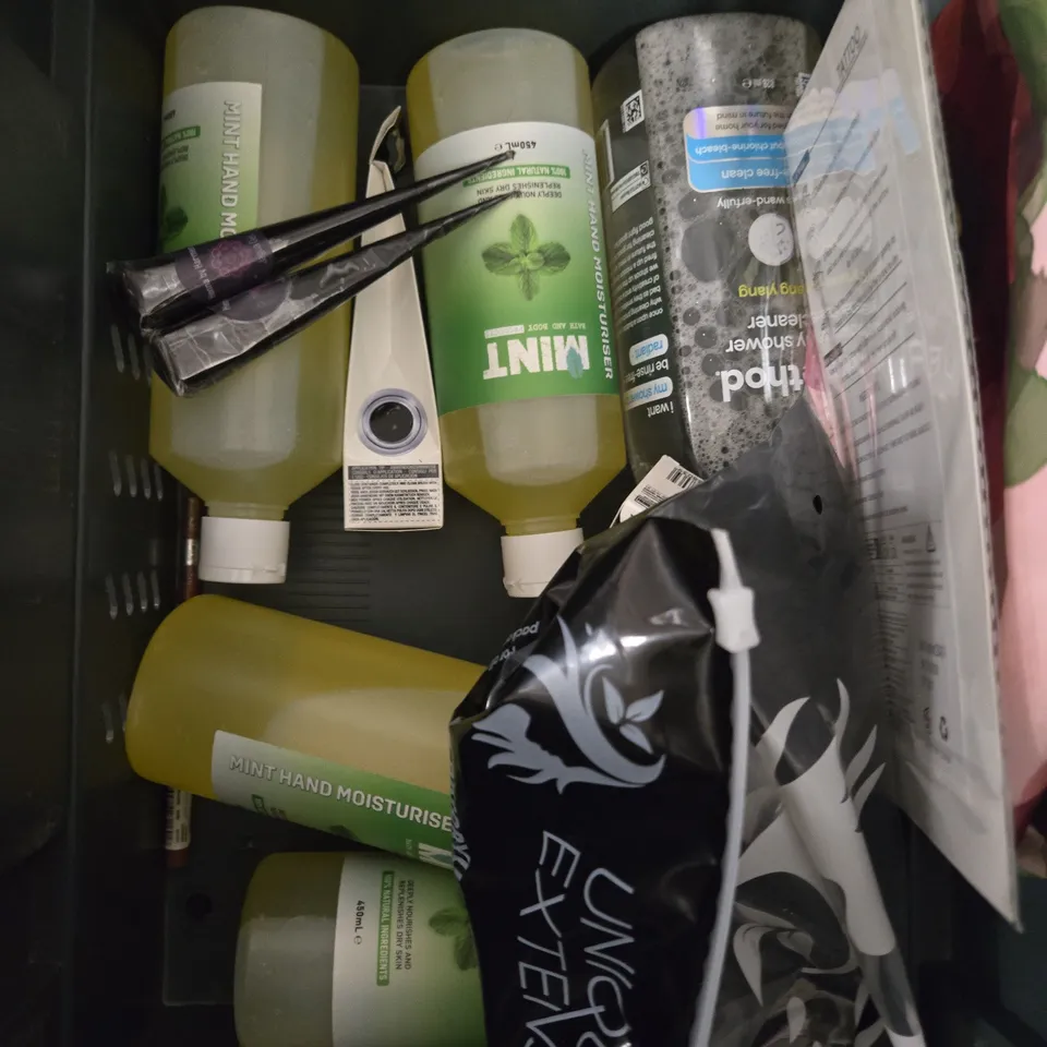 APPROX 12 ASSORTED BEAUTY PRODUCTS TO INCLUDE FRANK BODY FACE SCRUB, LIVING PROOF CONDITIONING STYLER, INTENSE PULSED LIGHT, ETC 