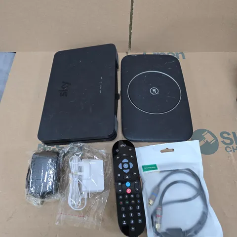 APPROXIMATELY 10 ASSORTED ELECTRICAL PRODUCTS TO INCLUDE POWER SUPPLIES, ROUTER, REPLACEMENT REMOTE ETC 