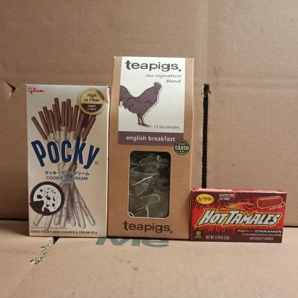 APPROXIMATELY 20 ASSORTED FOOD AND DRINK ITEMS TO INCLUDE TEAPIGS, POCKY, HOT TAMALES, ETC