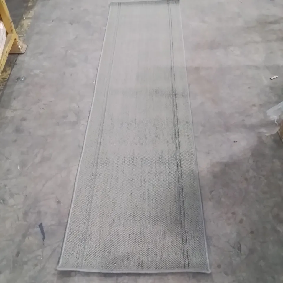 QUALITY DESIGNER AREA RUG - APPROXIMATELY 230X60CM