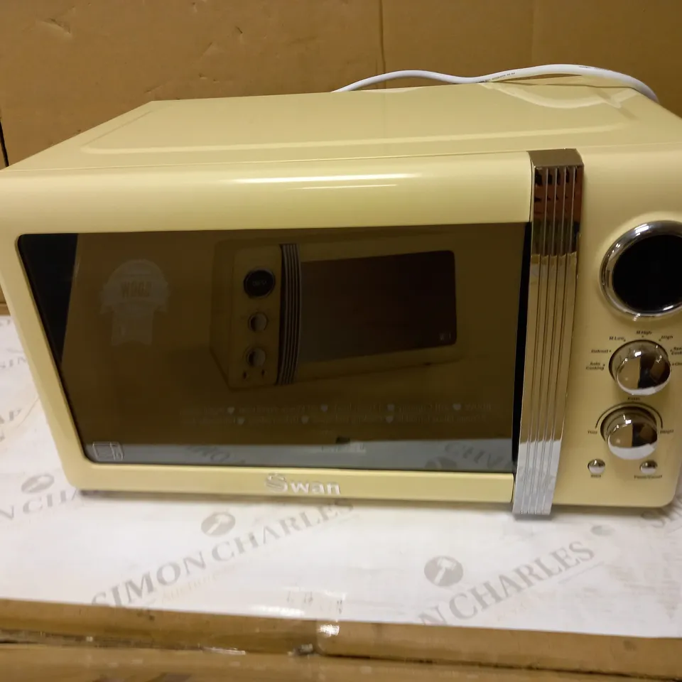 SWAN RETRO 800W MICROWAVE - CREAM