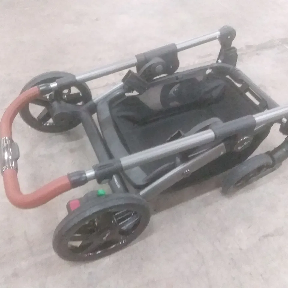 SILVER CROSS STROLLER (no baby seat)