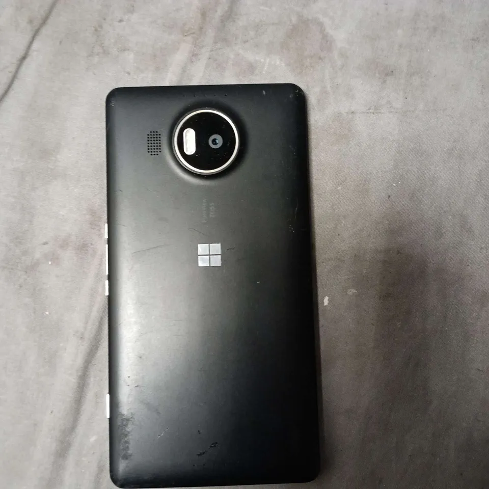 MICROSOFT WINDOWS SMARTPHONE – BLACK 