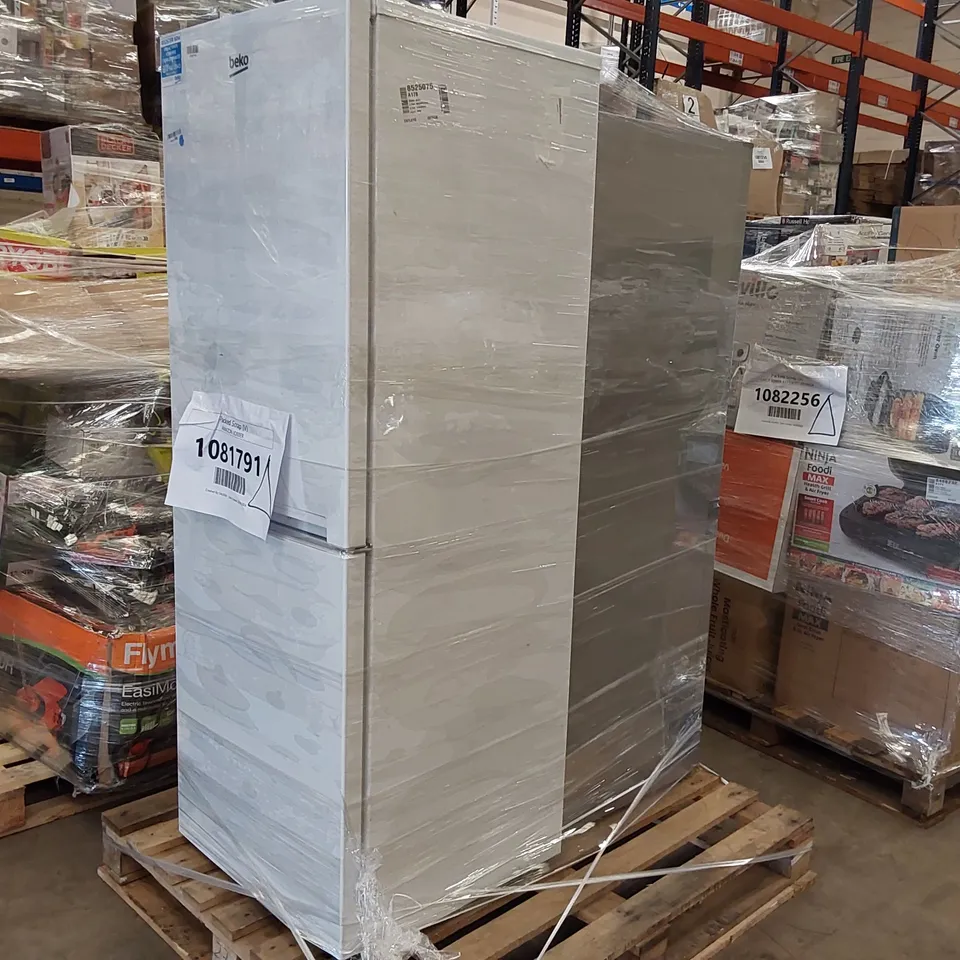 RUSSELL HOBBS FRIDGE FREEZER LOW FROST SILVER AND BEKO CFG4552W FRIDGE FREEZER WHITE - UNPROCESSED RAW RETURNS