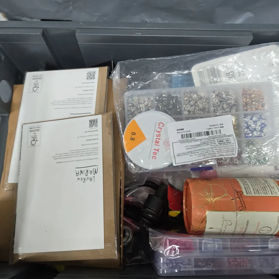 APPROXIMATELY 12 ASSORTED HOUSEHOLD ITEMS TO INCLUDE SILICONE SEALANT, DRAPER IMPACT SOCKET, TIGER SEAL, ETC