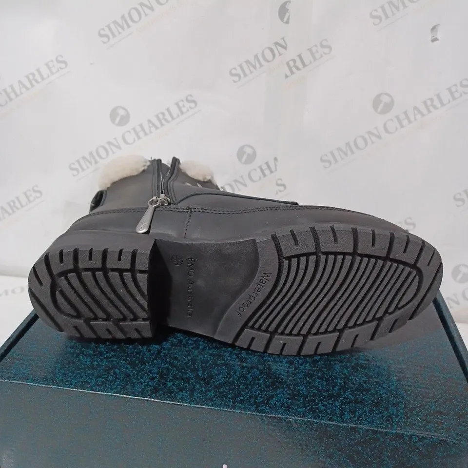  EMU OKAB WATERPROOF BOOTS - BLACK - SIZE 8