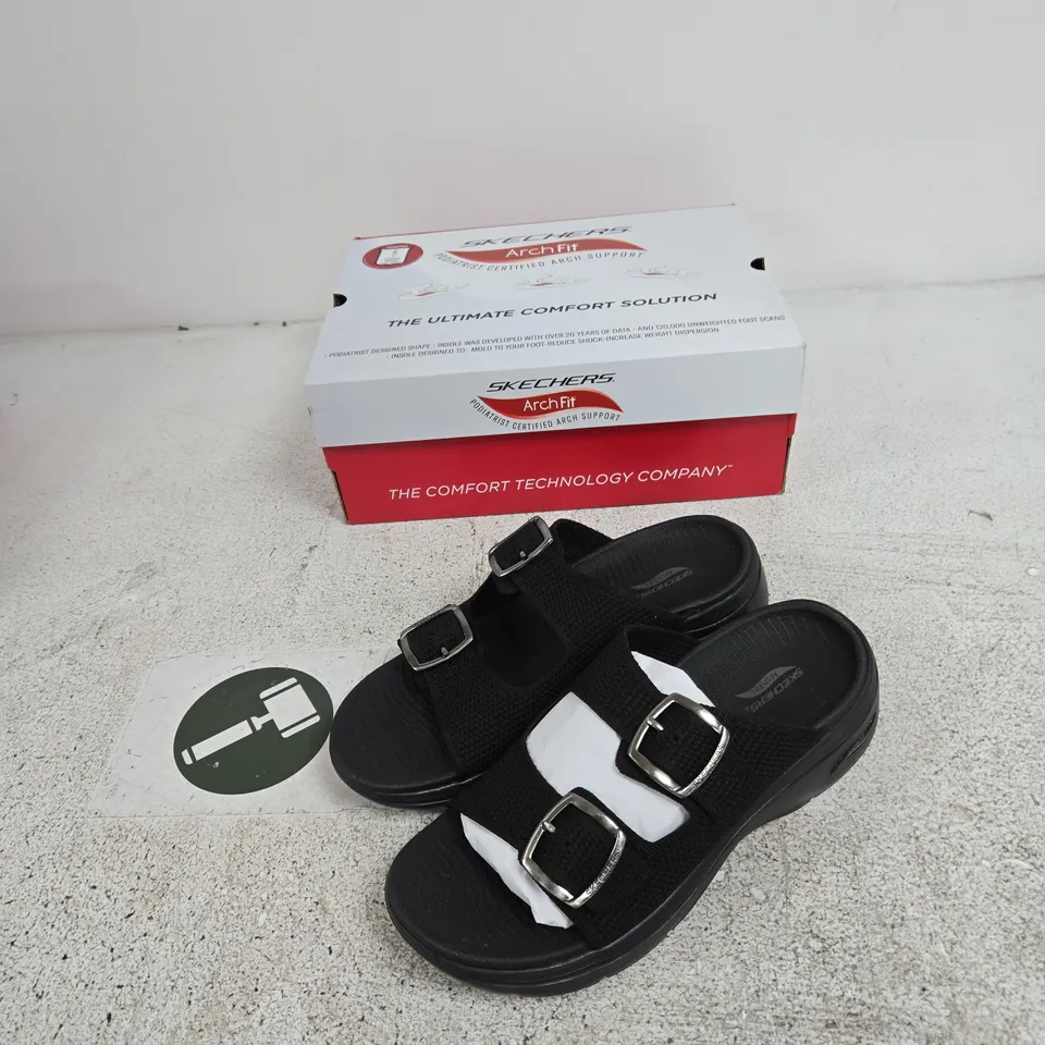 SKECHERS ARCH FIT SANDALS – BLACK, STRAPPY WITH THREE BUCKLES UK 7