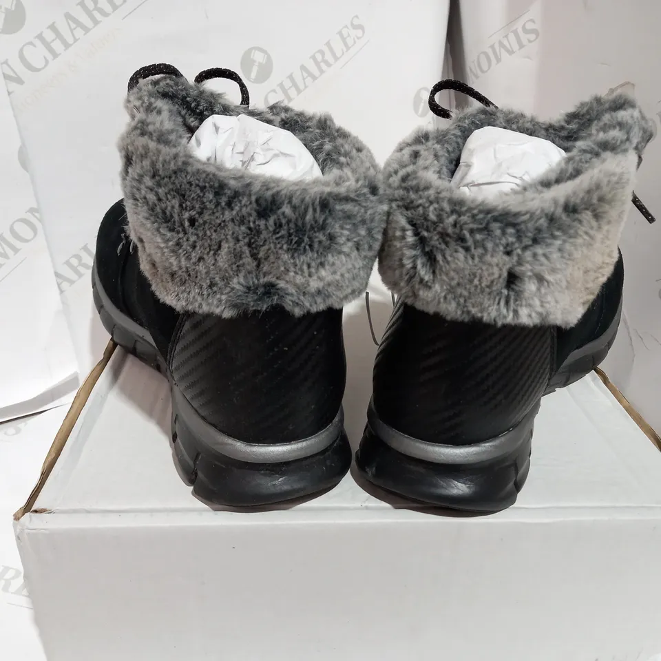 SKETCHERS SYNERGY BLACK SIZE 5.5