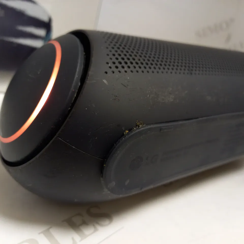 LG XBOOM GO PL7 PORTABLE BLUETOOTH SPEAKER WITH MERIDIAN TECHNOLOGY RRP £170