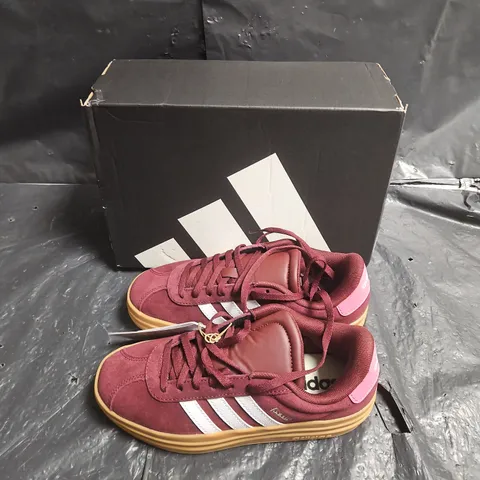 ADIDAS BURGUNDY SUEDE SNEAKERS WITH WHITE STRIPES – UK 3 (EU 35 1/2) .